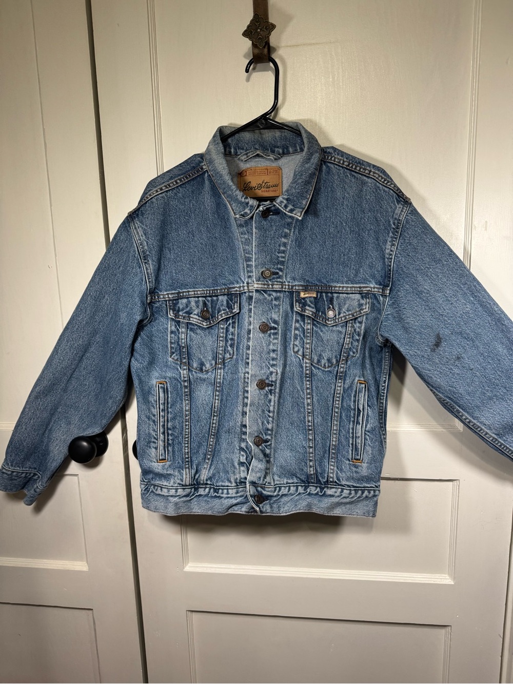 Signature by Levi Strauss Medium Blue Denim Trucker Jacket